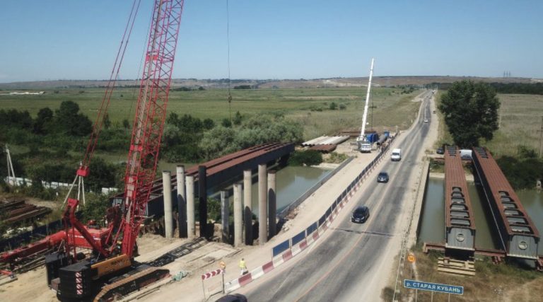 Через Старую Кубань между Анапой и Темрюком начали строить мост