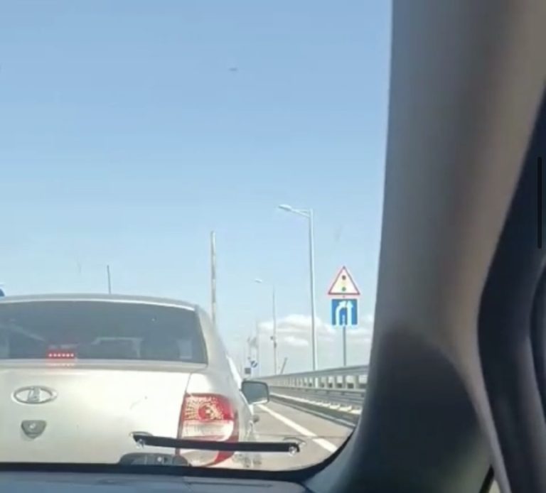 Сигнал тревоги: на Крымском мосту вновь перекрывали движение