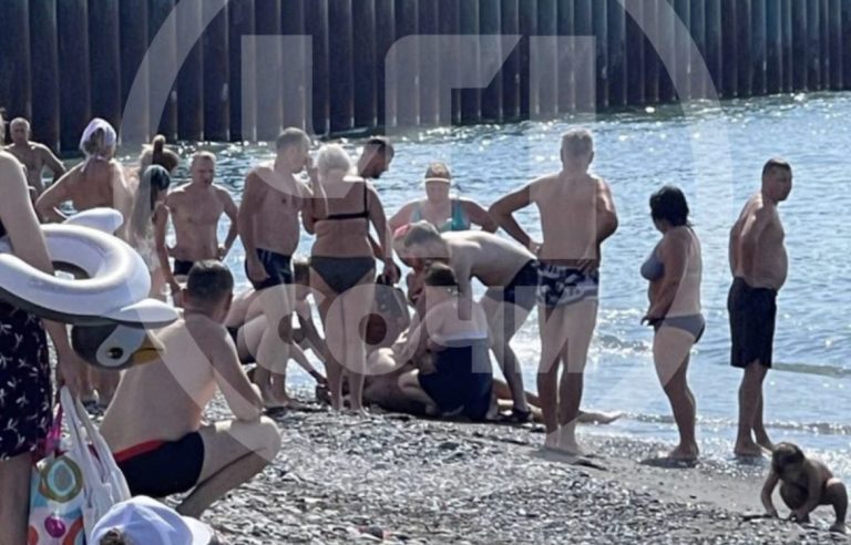 На пляже в Олимпийском парке Сочи утонул мужчина