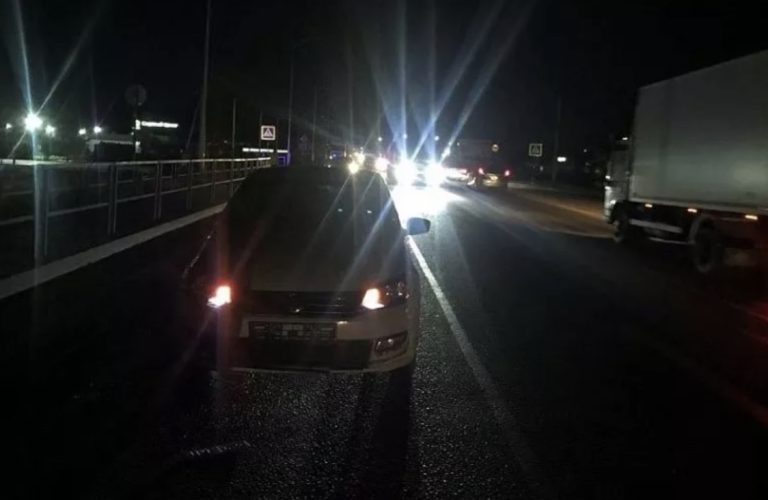 На трассе Краснодарского края иномарка насмерть сбила пешехода