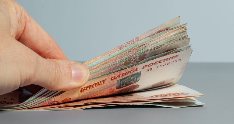 Жительница Краснодара обвиняется в хищении 100 млн рублей у пенсионеров