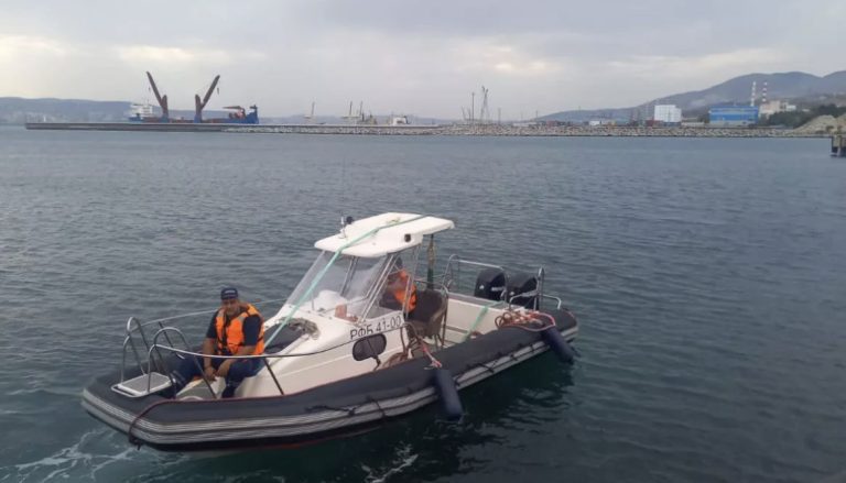 Двух туристов унесло в море Новороссийска