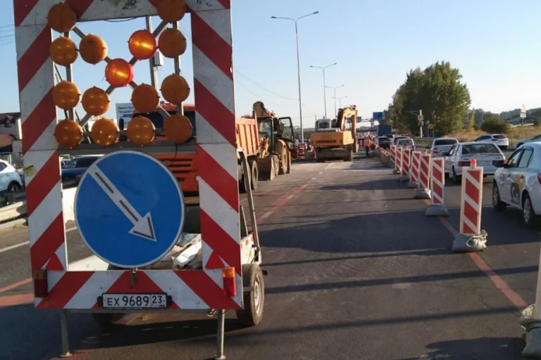 Движение транспорта временно ограничили в Краснодаре на улице Дзержинского