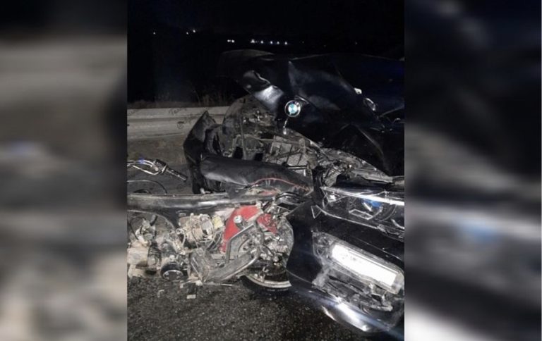 На Кубани водитель на BMW насмерть сбил мужчину и подростка на мопеде