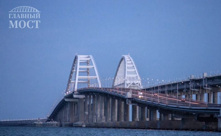 Девять поездов задержали из-за закрытия Крымского моста