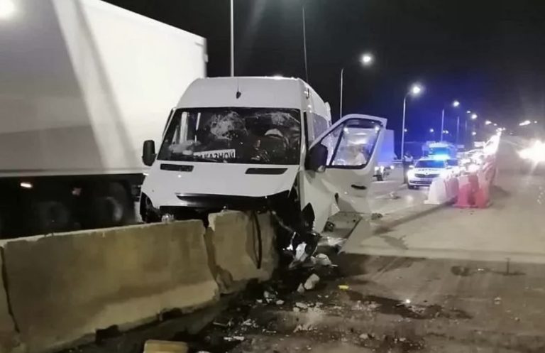 В Краснодарском крае пассажирский автобус попал в ДТП