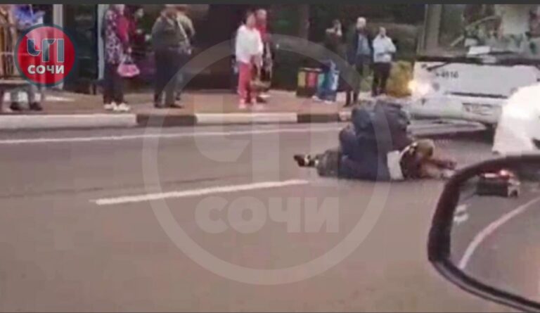 В Сочи женщина попала под колеса автобуса