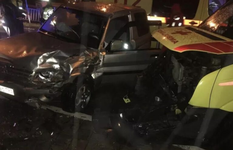 В Сочи автомобиль «скорой помощи» попал в ДТП