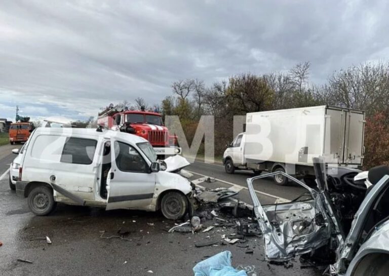 Под Краснодаром в лобовом ДТП погибли два человека