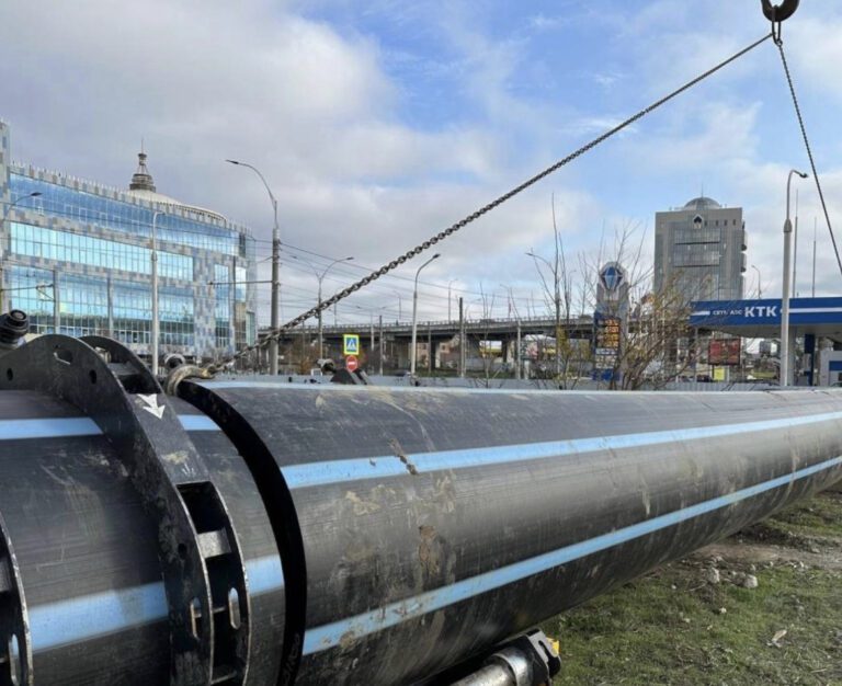 В Краснодаре по улице Кожевенной меняют участок коллектора