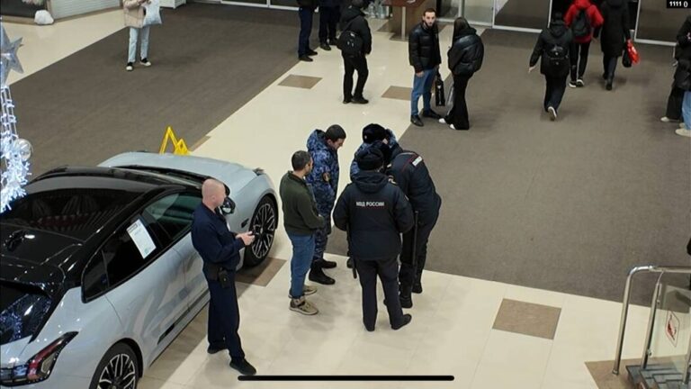 В Краснодаре задержали сборщика подписей за кандидата в президенты Надеждина