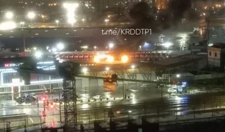 Минувшей ночью в Краснодаре сгорел автобус