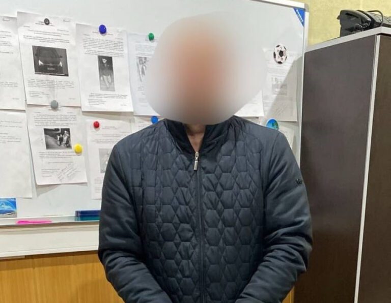 Житель Краснодара расстрелял внедорожник из-за места на парковке у школы