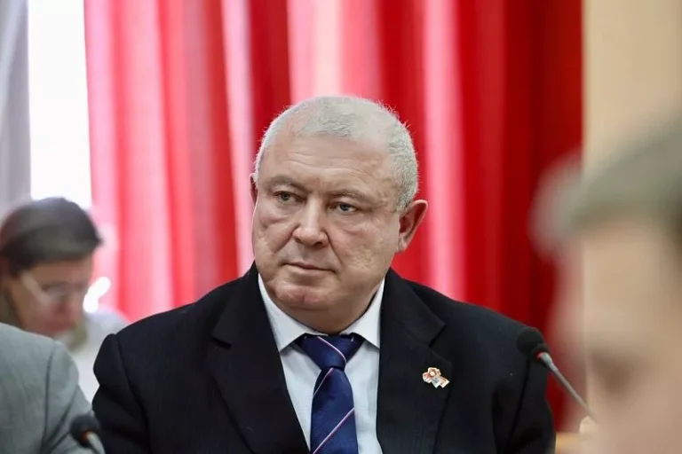 Глава Ильского ушёл в отставку после критики губернатора