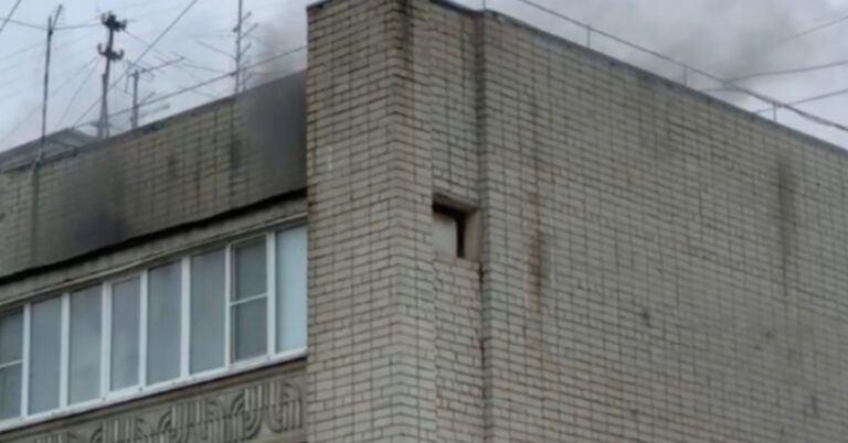 В Краснодаре из окна 13 этажа выпала девочка-инвалид