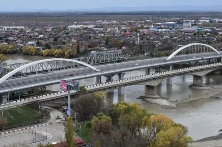 Власти потратят на демонтаж старого Яблоновского моста около 500 млн рублей