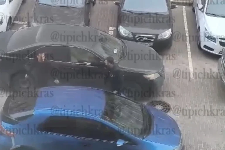 В Краснодаре на парковке мужчина открыл стрельбу
