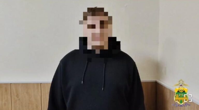 Анапские полицейские заставили блогера извиниться за критику армии
