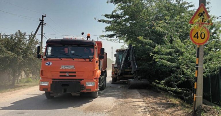 В Краснодаре ремонтируют подъездную дорогу к поселку Победитель